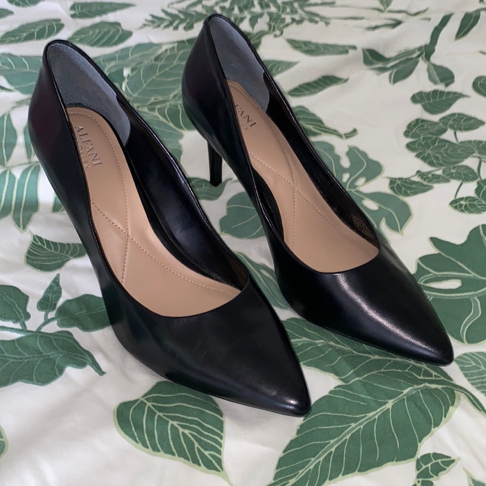 Step N Flex Jeules Pumps